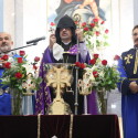Առաջնորդ Սրբաան Նոր Օրհնուած Միւռոնով Ջրօրհնէք Կատարեց Ս. Կարապետ Մայր Եկեղեցւոյ Մէջ