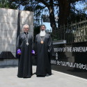 Առաջնորդ Սրբազանը Ընդունեց Ատրպատականի Հայոց Թեմի Առաջնորդին Այցելութիւնը