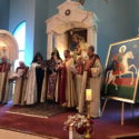 Առաջնորդ Սրբազան Հանդիսապետեց Ս. Քառասնից Մանկանց Եկեղեցւոյ Ս. Պատարագինեւ Օծումը Կատարեց Ս. Սարգիս Զօրավարի Նոր Սրբապատկերին – Աղօթք Լաս Վեկասի Զոհերուն Համար
